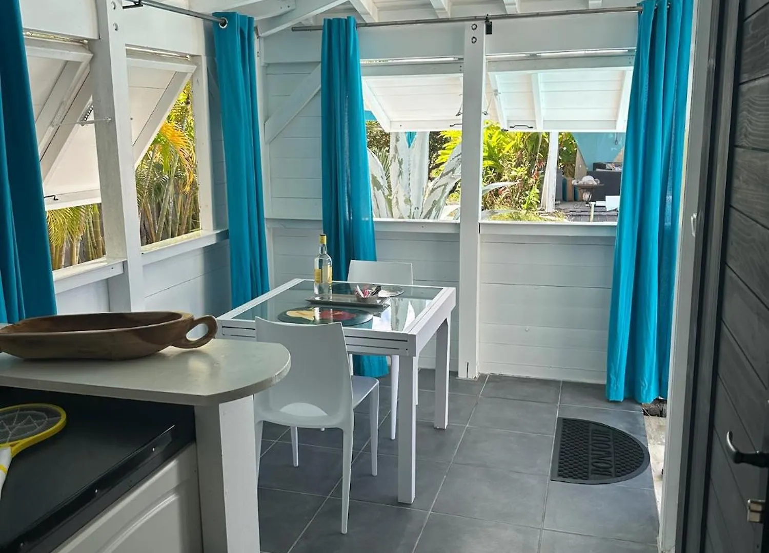 Au Bel'vue chez Sandrine Le Moule 0*,